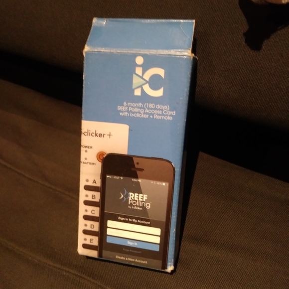 Iclicker + Remote - Picture 2 of 7